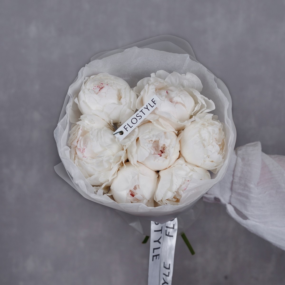 piony belye 7 sht pionov 6